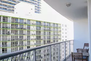 1750 N Bayshore Dr, Miami, FL 33132 - Photo 26