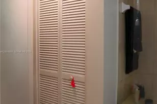1750 N Bayshore Dr, Miami, FL 33132 - Photo 24