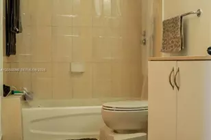 1750 N Bayshore Dr, Miami, FL 33132 - Photo 22