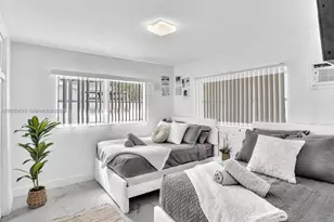 1092 SW 3rd St, Hallandale Beach, FL 33009 - Photo 16