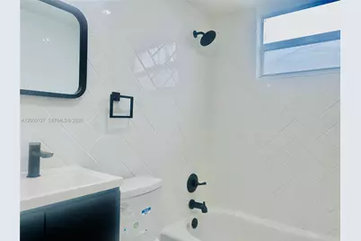 1545 NW 8th Ave #105, Miami, FL 33136 - Photo 8