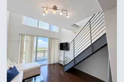 60 SW 13th St #2613, Miami, FL 33130 - Photo 2