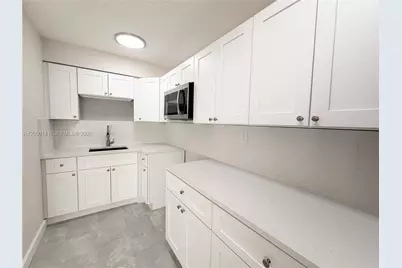 1632 NE 4th Pl #2, Fort Lauderdale, FL 33301 - Photo 4