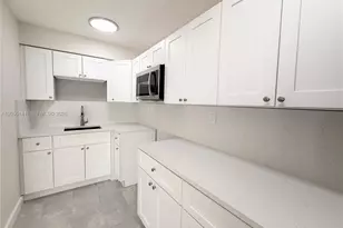1632 NE 4th Pl, Fort Lauderdale, FL 33301 - Photo 4