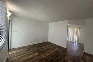 529 SW 4th St, Miami, FL 33130 - Photo 14