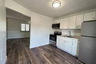 529 SW 4th St, Miami, FL 33130 - Photo 1