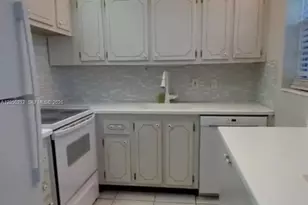 573 E Durham U, Deerfield Beach, FL 33442 - Photo 2
