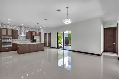 15455 NW 88th Ct, Miami Lakes, FL 33018 - Photo 12