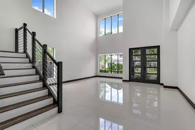 15455 NW 88th Ct, Miami Lakes, FL 33018 - Photo 4