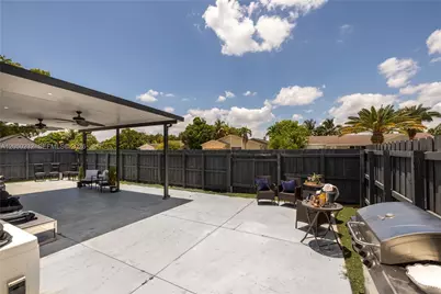 19853 NW 64th Pl, Hialeah, FL 33015 - Photo 22