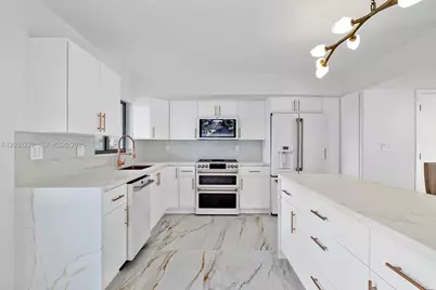 16449 NE 26 Ave, North Miami Beach, FL 33160 - Photo 4
