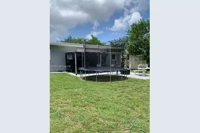 1630 NW 124th St, North Miami, FL 33167 - Photo 22