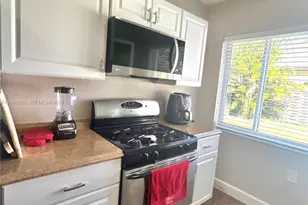 416 Bayberry Dr, Plantation, FL 33317 - Photo 4