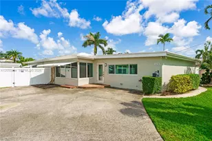 2424 NE 18th Ave, Wilton Manors, FL 33305 - Photo 1