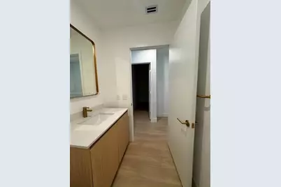 90 NE 32 St #206, Miami, FL 33137 - Photo 8