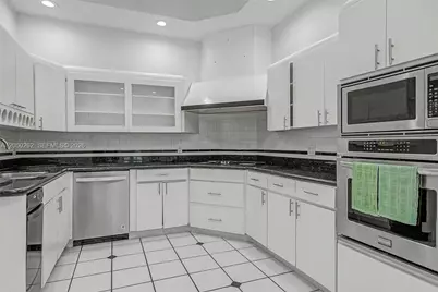 7030 Sunset Dr, Miami, FL 33143 - Photo 16
