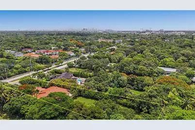 7030 Sunset Dr, Miami, FL 33143 - Photo 32