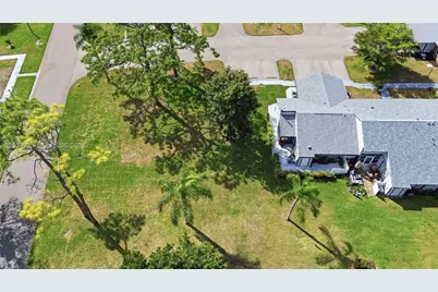 10548 Quincy Ct, Lehigh Acres, FL 33936 - Photo 22