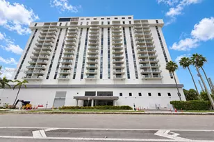 13499 Biscayne Blvd, North Miami, FL 33181 - Photo 20