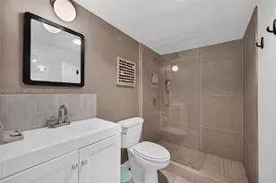345 Ocean Dr, Miami Beach, FL 33139 - Photo 38
