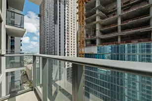 11 NE 6th St, Miami, FL 33132 - Photo 22