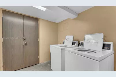 2899 Collins Ave #702, Miami Beach, FL 33140 - Photo 12