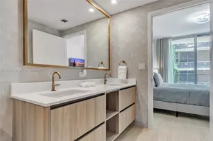 77 SE 5th St, Miami, FL 33131 - Photo 18