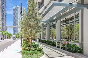77 SE 5th St, Miami, FL 33131 - Photo 48