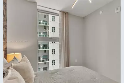 77 SE 5th St #2006, Miami, FL 33131 - Photo 14