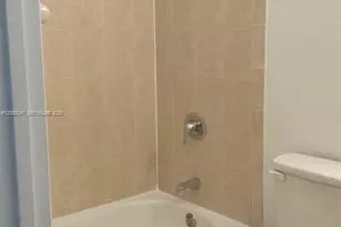 10902 NW 83rd St, Doral, FL 33178 - Photo 20