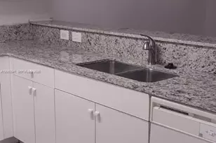 10902 NW 83rd St, Doral, FL 33178 - Photo 12