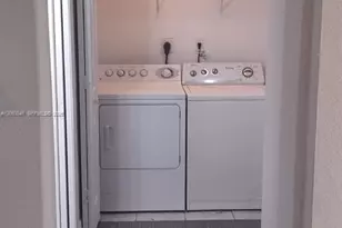 10902 NW 83rd St, Doral, FL 33178 - Photo 6