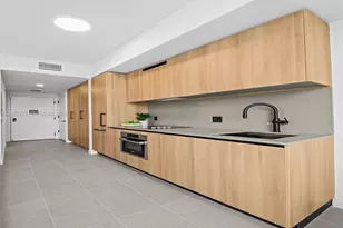 121 NE 5th St, Miami, FL 33132 - Photo 6