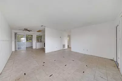 9800 NW 70th Ct, Tamarac, FL 33321 - Photo 4