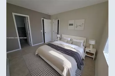 724 SW 7th Ter #1-2, Hallandale Beach, FL 33009 - Photo 1