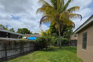 724 SW 7th Terrace, Hallandale Beach, FL 33009 - Photo 4
