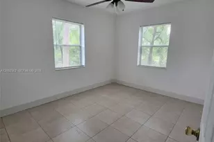 724 SW 7th Terrace, Hallandale Beach, FL 33009 - Photo 16