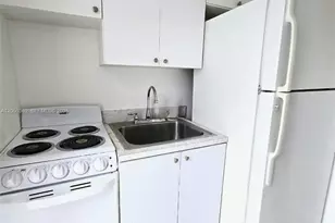 724 SW 7th Terrace, Hallandale Beach, FL 33009 - Photo 12