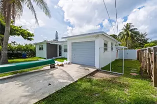 641 SW 6th St, Hallandale Beach, FL 33009 - Photo 2