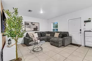 533 NE 5th Pl, Florida City, FL 33034 - Photo 4