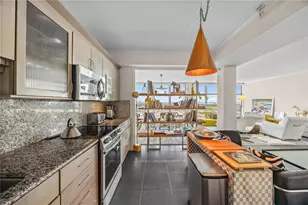 5055 Collins Ave, Miami Beach, FL 33140 - Photo 12