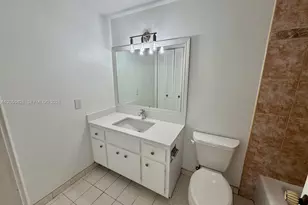 4400 Hillcrest Dr, Hollywood, FL 33021 - Photo 14