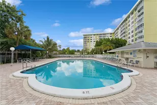 4400 Hillcrest Dr, Hollywood, FL 33021 - Photo 16