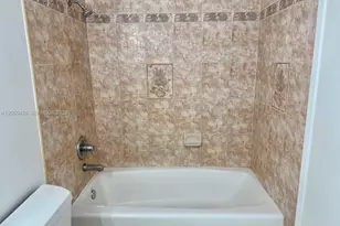 4400 Hillcrest Dr, Hollywood, FL 33021 - Photo 10