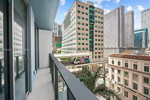121 NE 5th St, Miami, FL 33132 - Photo 14