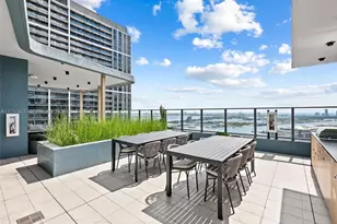 121 NE 5th St, Miami, FL 33132 - Photo 52