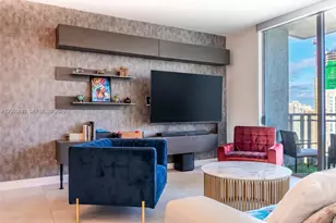 90 SW 3rd St, Miami, FL 33130 - Photo 2