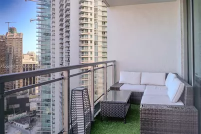 90 SW 3rd St #3703, Miami, FL 33130 - Photo 12