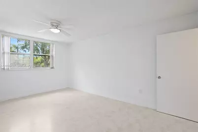 8373 Lake Dr #201, Doral, FL 33166 - Photo 22