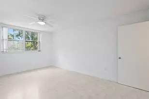 8373 Lake Dr, Doral, FL 33166 - Photo 22